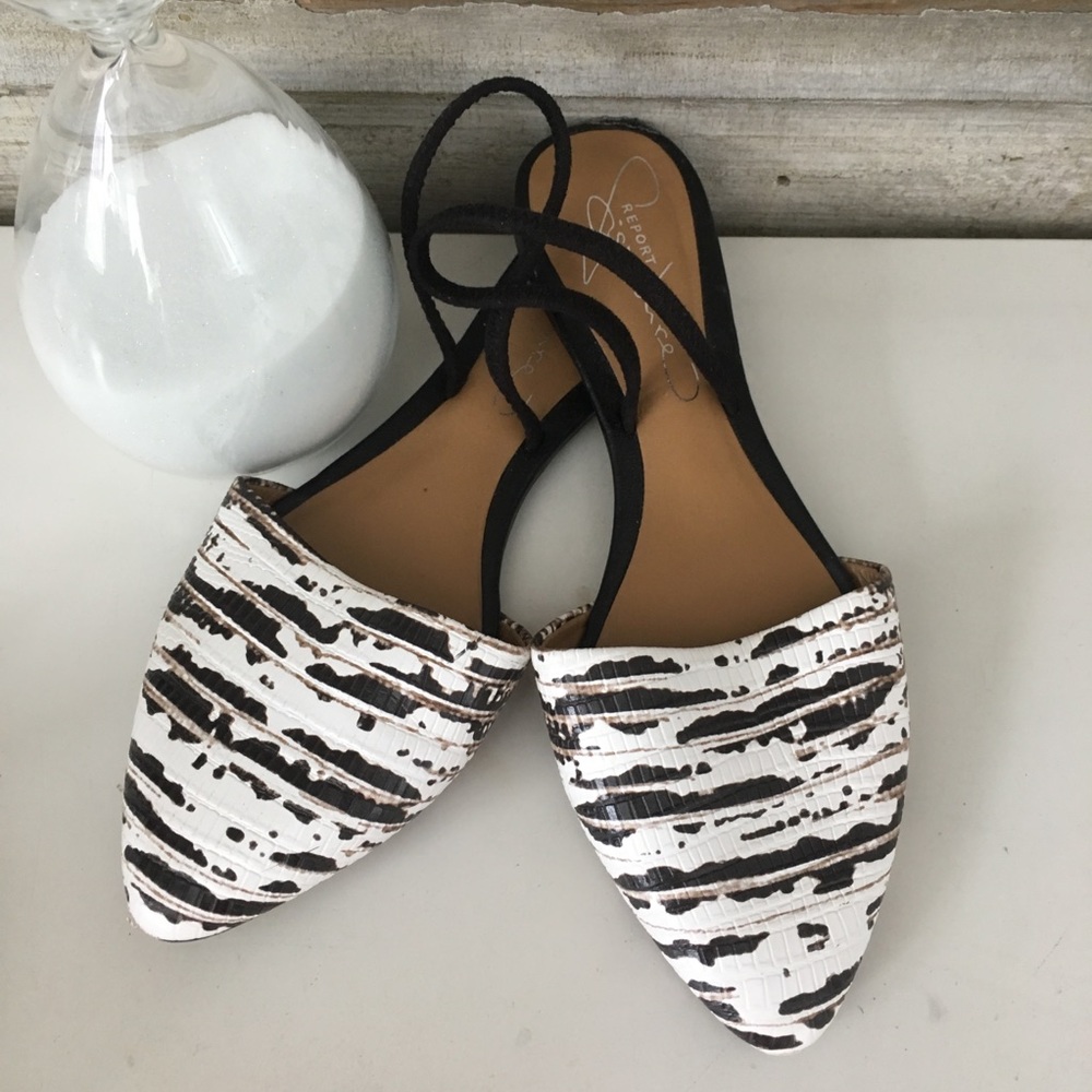 Report Signature sandals